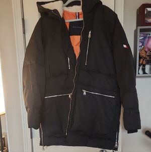 Tommy Hilfiger Men's Black Puffer Jacket with Orange Lining